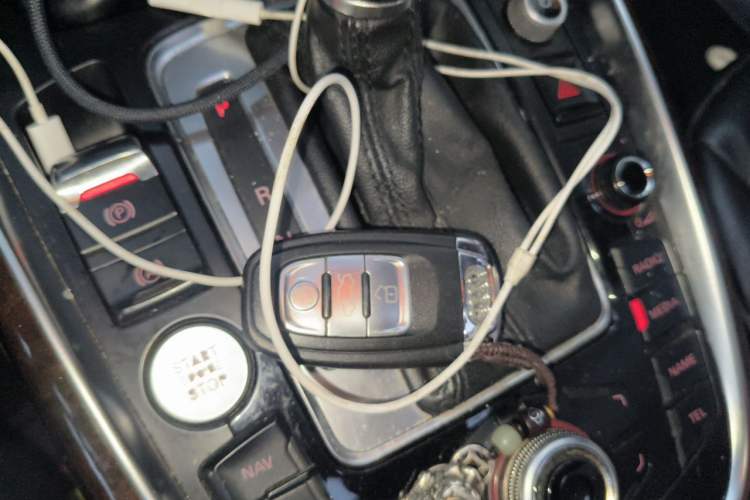 Used Audi Q5 2011 2.0TFSI Comfort Version Vehicle Key