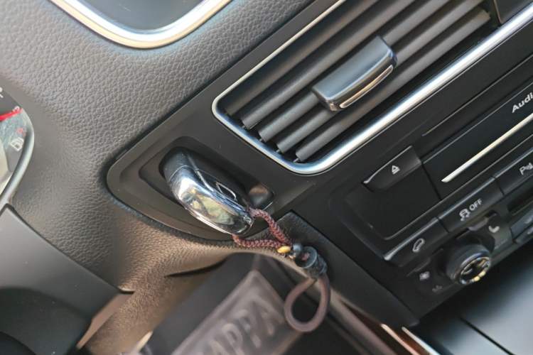 Used Audi Q5 2011 2.0TFSI Comfort Version Vehicle Key