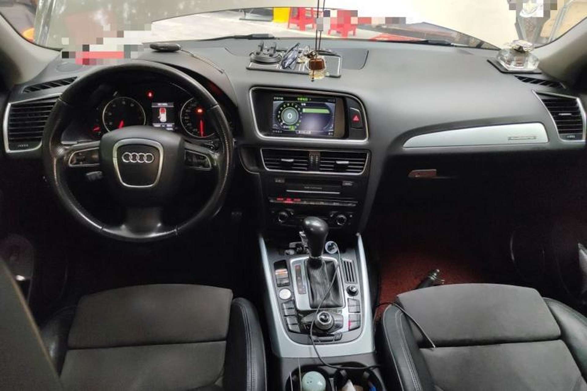 Used Audi Q5 2011 2.0TFSI Dynamic Edition Center Console