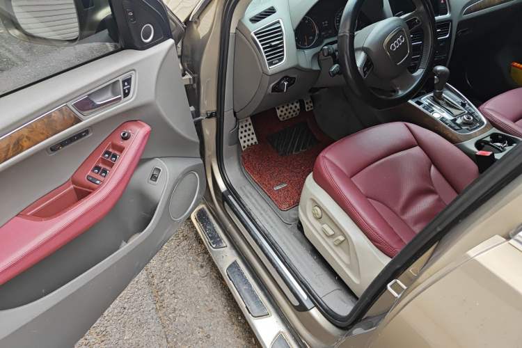 Used Audi Q5 2011 2.0TFSI Dynamic Edition Driver Seat