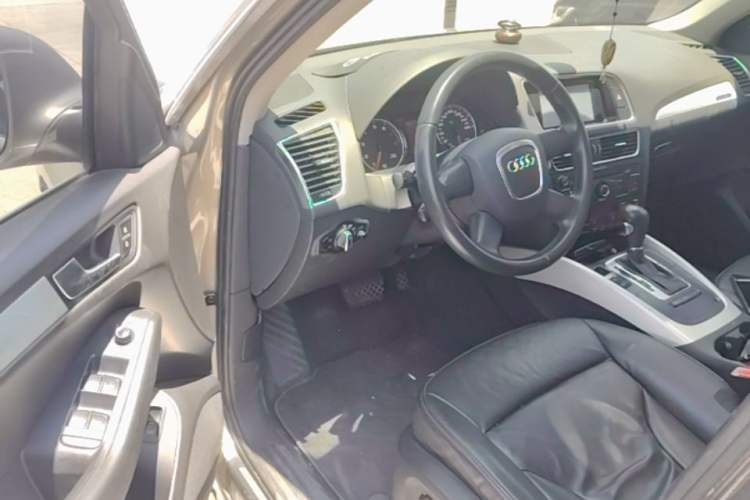 Used Audi Q5 2011 2.0TFSI Technology Model Driver Seat