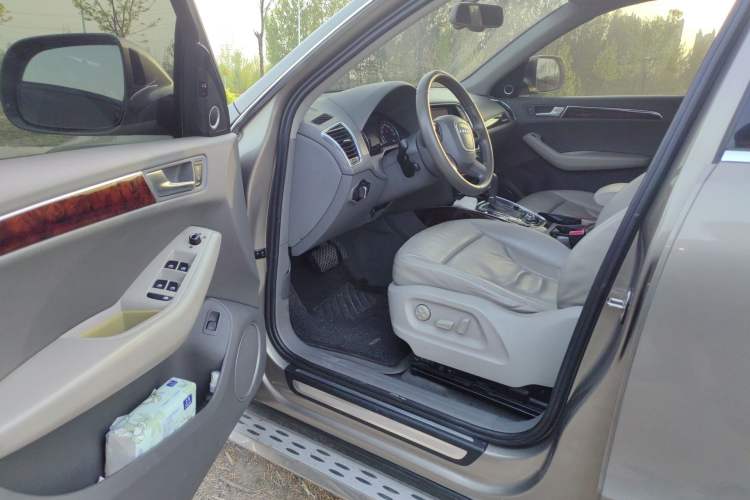 Used Audi Q5 2011 2.0TFSI Comfort Version Driver Seat