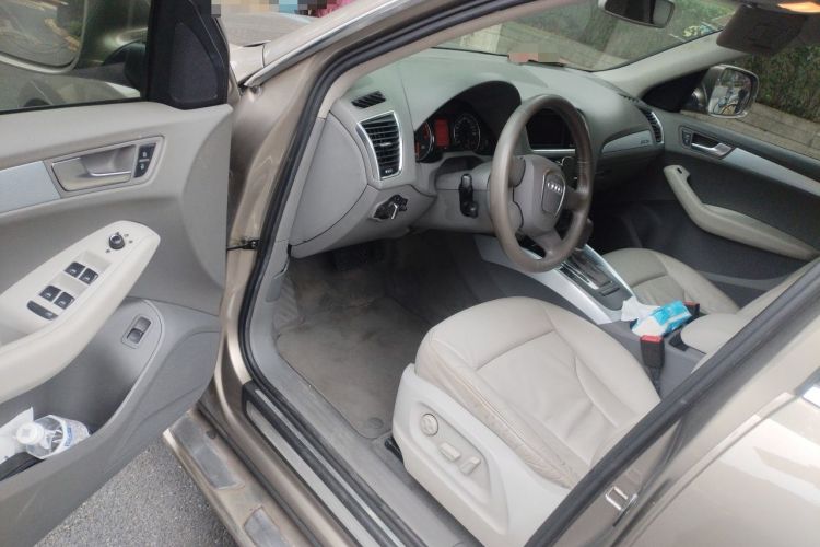 Used Audi Q5 2011 2.0TFSI Technology Model Driver Seat