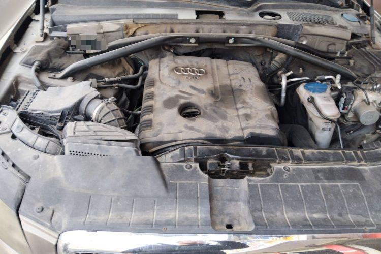 Used Audi Q5 2011 2.0TFSI Technology Model Engine Bay