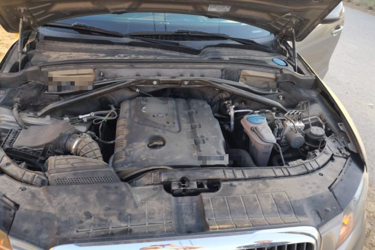 Used Audi Q5 2011 2.0TFSI Comfort Version Engine Bay
