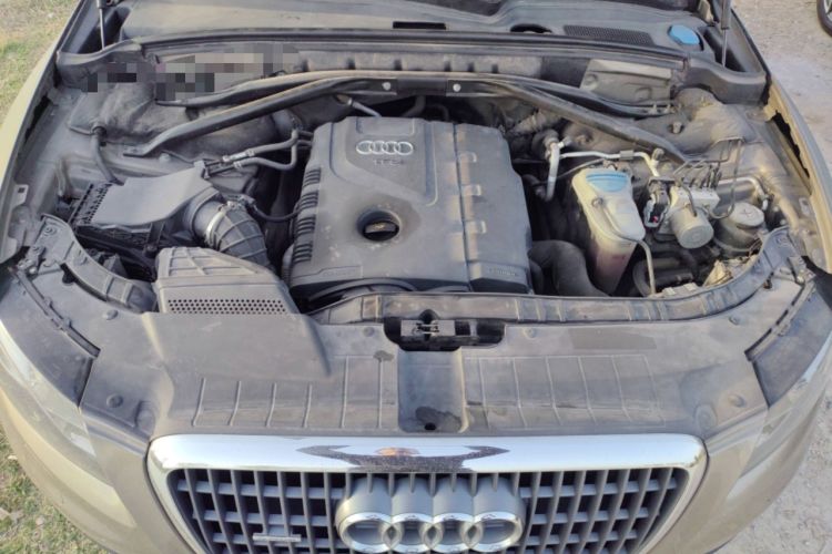 Used Audi Q5 2011 2.0TFSI Comfort Version Engine Bay