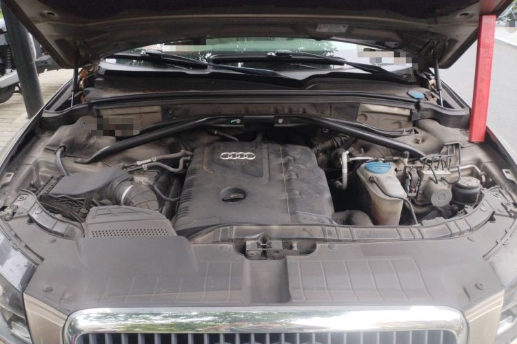 Used Audi Q5 2011 2.0TFSI Technology Model Engine Bay