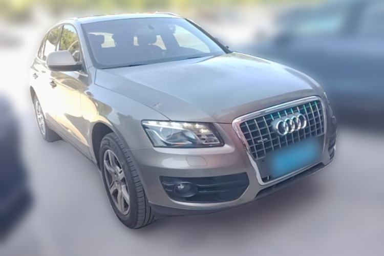 Used Audi Q5 2011 2.0TFSI Technology Model Front Right 45 Deg