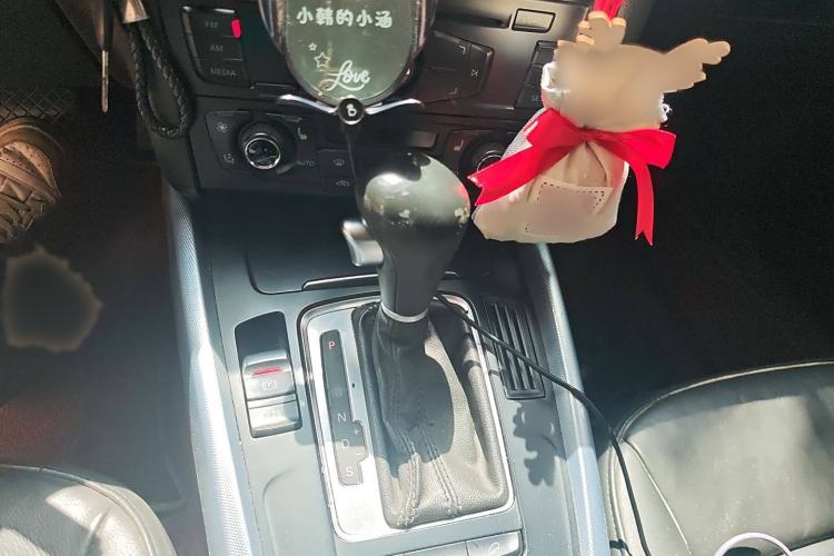 Used Audi Q5 2011 2.0TFSI Technology Model Gear Lever