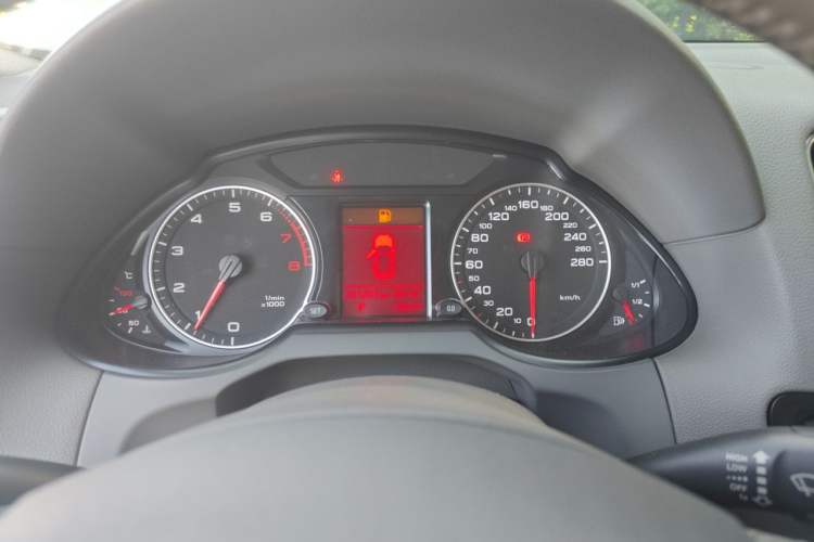 Used Audi Q5 2011 2.0TFSI Ambition Edition Instrument Cluster