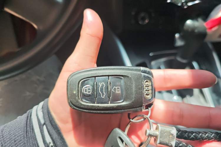 Used Audi Q5 2011 2.0TFSI Technology Model Interior 1