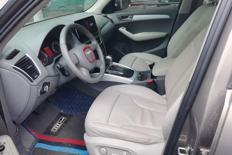 Used Audi Q5 2011 2.0TFSI Technology Model Left Front Seat