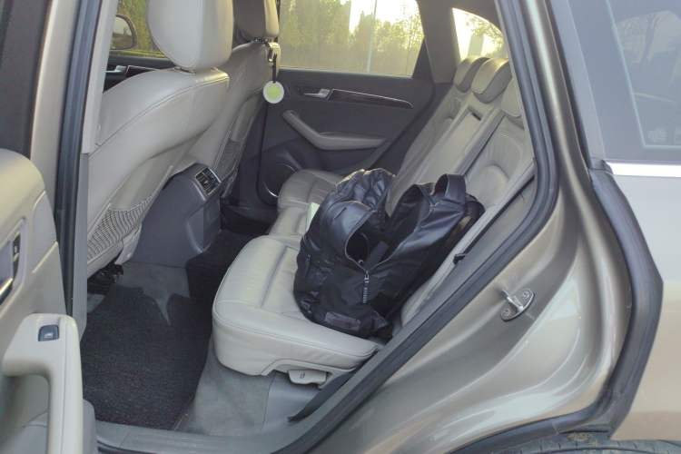 Used Audi Q5 2011 2.0TFSI Comfort Version Left Rear Seat