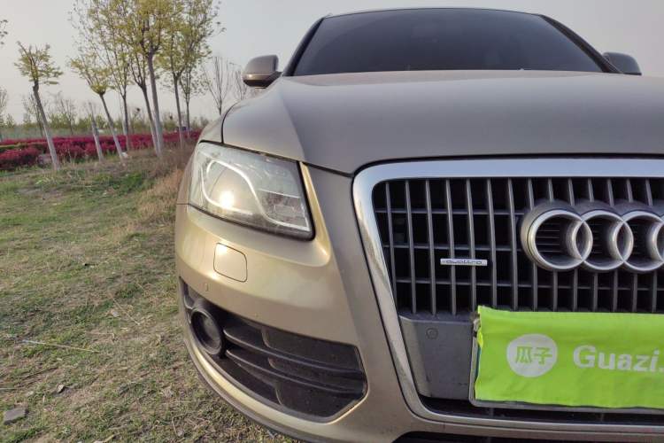 Used Audi Q5 2011 2.0TFSI Comfort Version Right Front Headlight