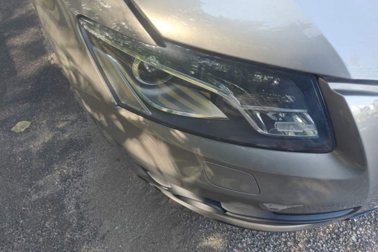 Used Audi Q5 2011 2.0TFSI Ambition Edition Right Front Headlight