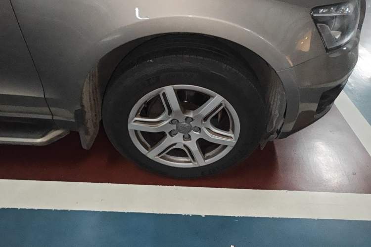 Used Audi Q5 2011 2.0TFSI Technology Model Right Front Wheel Hub