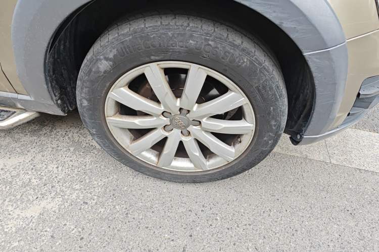 Used Audi Q5 2011 2.0TFSI Dynamic Edition Right Front Wheel Hub