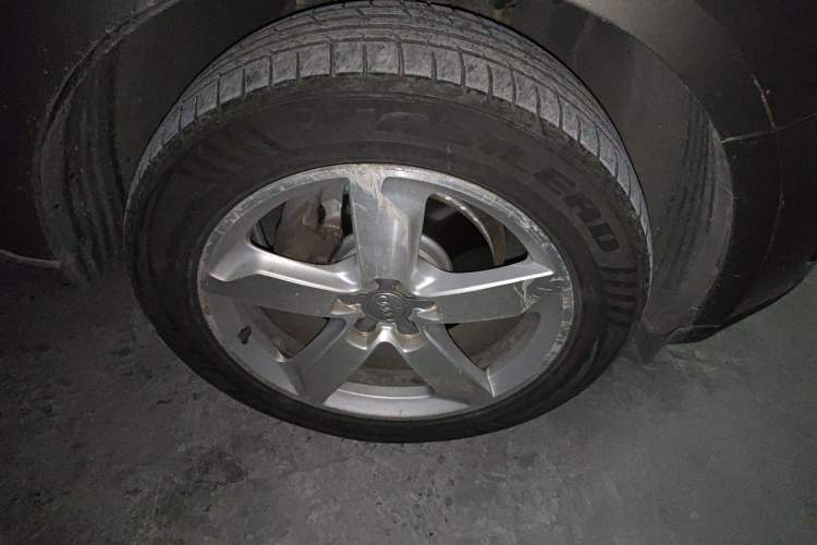 Used Audi Q5 2011 2.0TFSI Dynamic Edition Right Front Wheel Hub