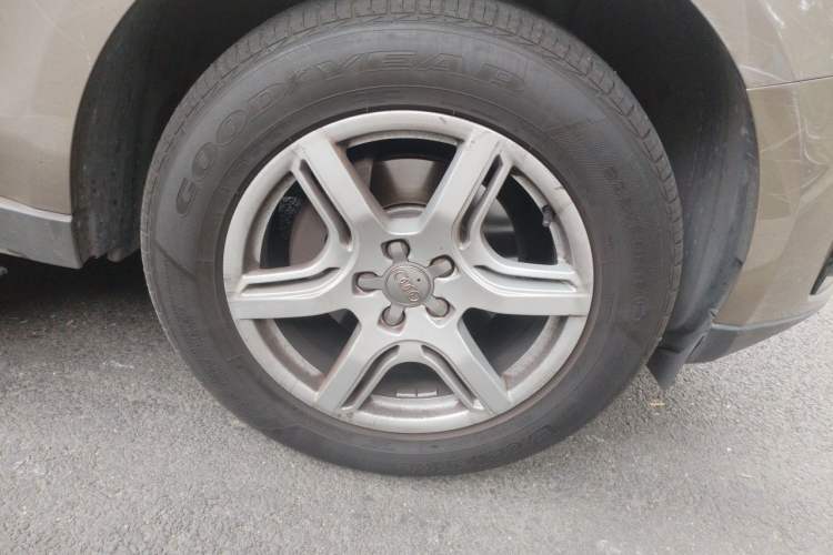 Used Audi Q5 2011 2.0TFSI Technology Model Right Front Wheel Hub