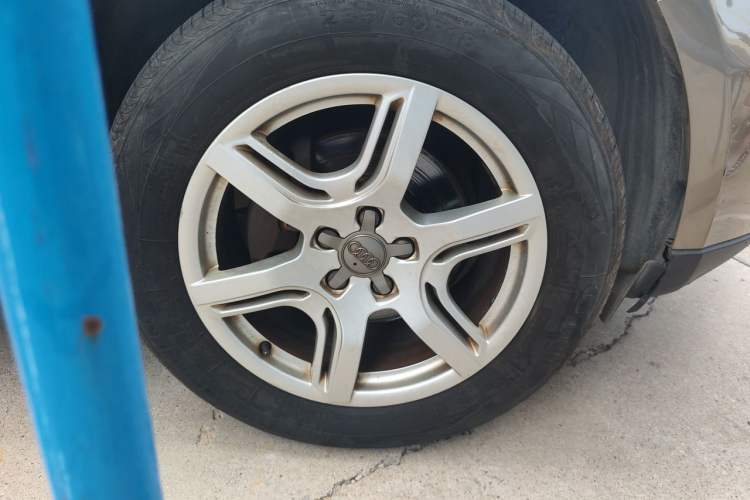 Used Audi Q5 2011 2.0TFSI Technology Model Right Front Wheel Hub