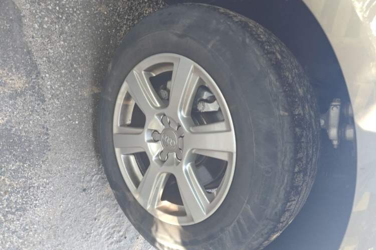 Used Audi Q5 2011 2.0TFSI Ambition Edition Right Front Wheel Hub