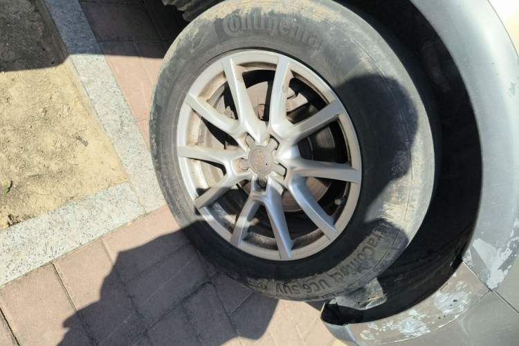 Used Audi Q5 2011 2.0TFSI Comfort Version Right Front Wheel Hub