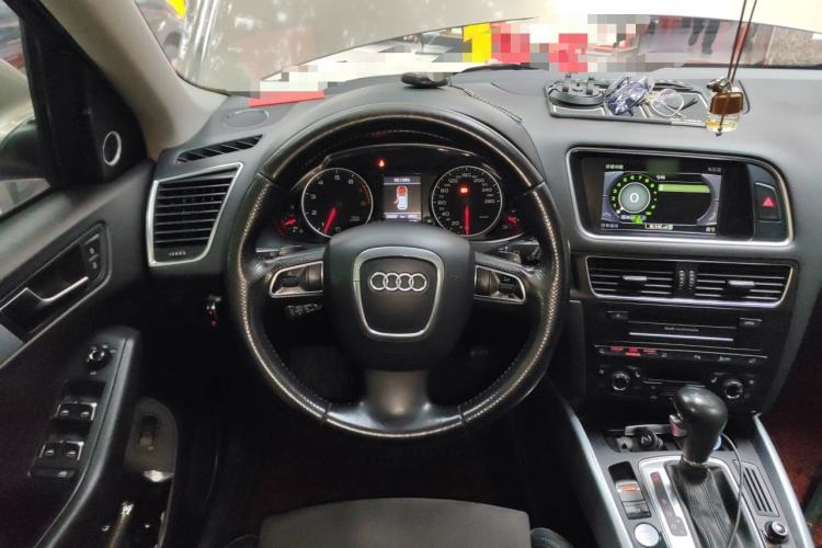 Used Audi Q5 2011 2.0TFSI Dynamic Edition Steering Wheel
