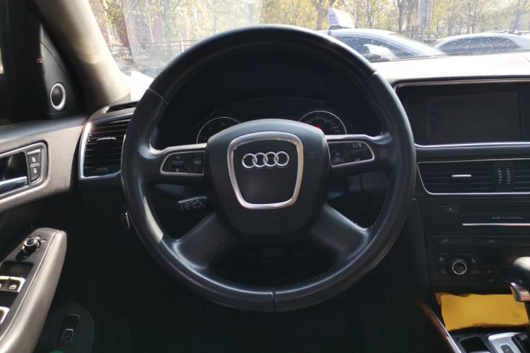 Used Audi Q5 2011 2.0TFSI Comfort Version Steering Wheel