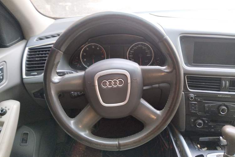 Used Audi Q5 2011 2.0TFSI Technology Model Steering Wheel