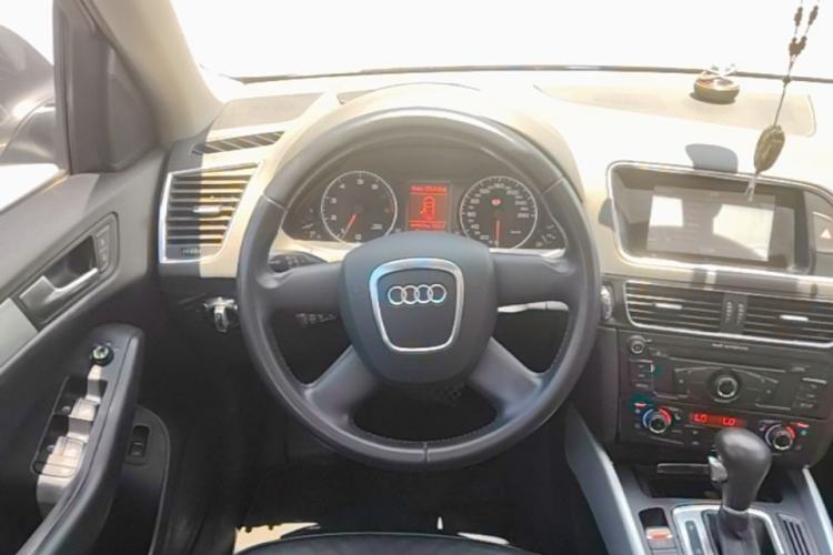Used Audi Q5 2011 2.0TFSI Technology Model Steering Wheel
