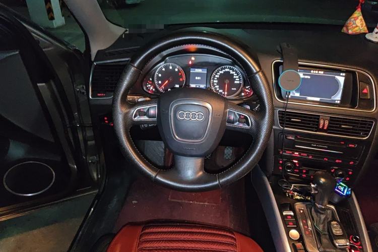 Used Audi Q5 2011 2.0TFSI Dynamic Edition Steering Wheel