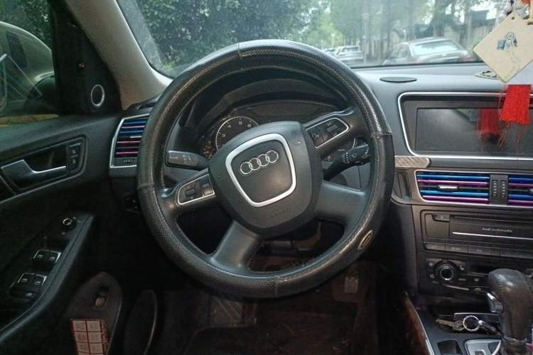 Used Audi Q5 2011 2.0TFSI Comfort Version Steering Wheel