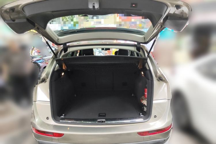 Used Audi Q5 2011 2.0TFSI Dynamic Edition Trunk