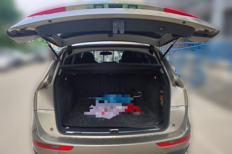 Used Audi Q5 2011 2.0TFSI Technology Model Trunk