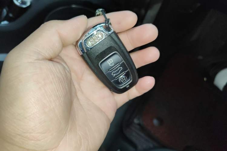 Used Audi Q5 2011 2.0TFSI Dynamic Edition Vehicle Key