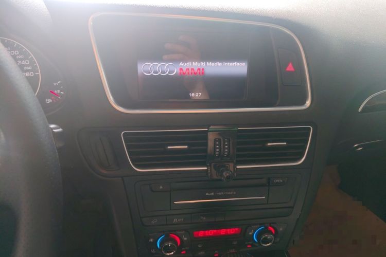 Used Audi Q5 2012 2.0TFSI Comfort Version Audio And AC Panel