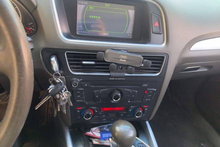 Used Audi Q5 2012 2.0TFSI Technology Model Audio And AC Panel