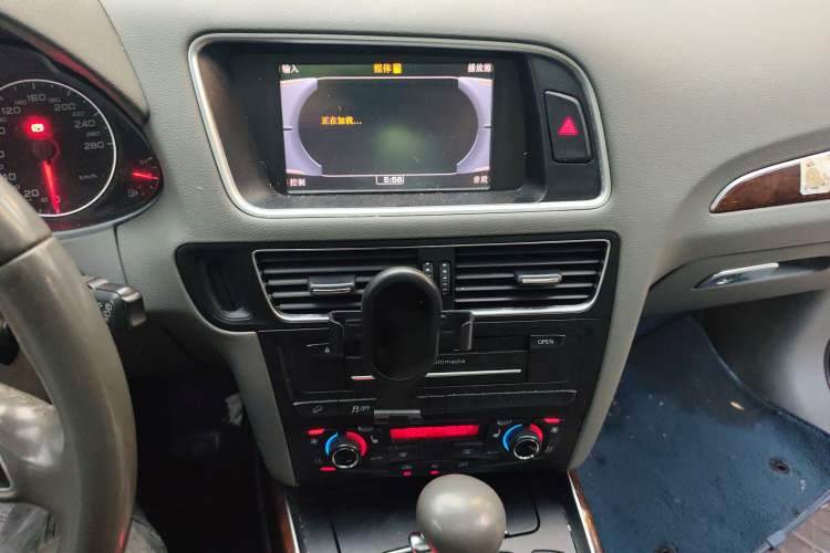 Used Audi Q5 2012 2.0TFSI Comfort Version Audio And AC Panel