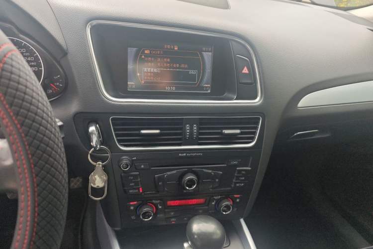 Used Audi Q5 2012 2.0TFSI Technology Model Audio And AC Panel