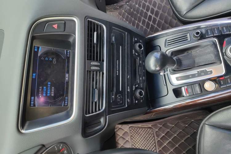 Used Audi Q5 2012 2.0TFSI Comfort Version Audio And AC Panel