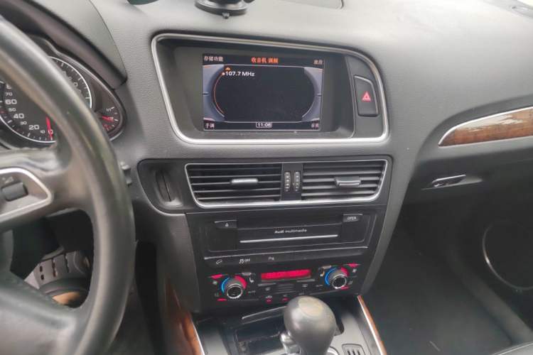 Used Audi Q5 2012 2.0TFSI Comfort Version Audio And AC Panel
