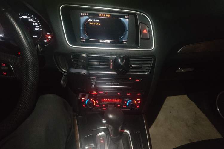 Used Audi Q5 2012 2.0TFSI hybrid Audio And AC Panel