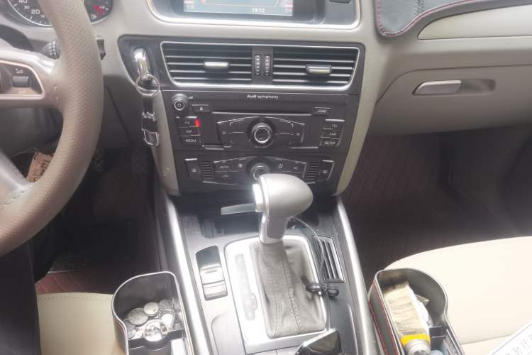 Used Audi Q5 2012 2.0TFSI Trendy Edition Audio And AC Panel