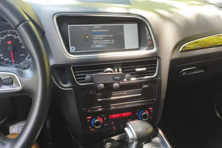 Used Audi Q5 2012 2.0TFSI Comfort Version Audio And AC Panel