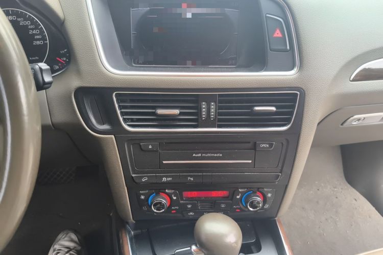 Used Audi Q5 2012 2.0TFSI Comfort Version Audio And AC Panel