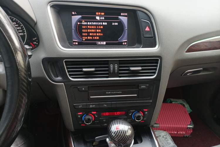 Used Audi Q5 2012 2.0TFSI Comfort Version Audio And AC Panel