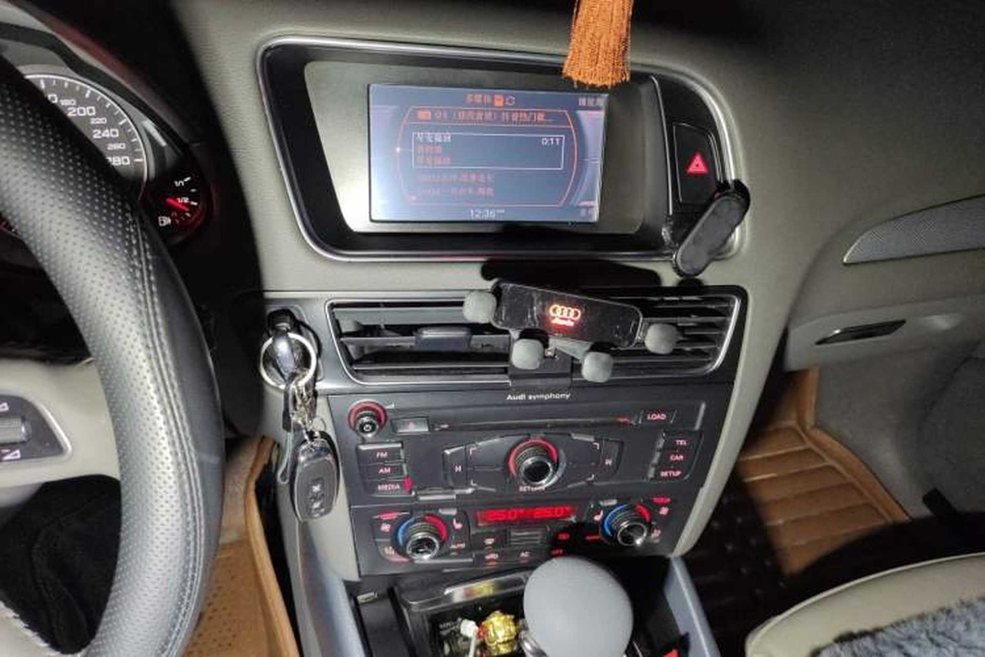 Used Audi Q5 2012 2.0TFSI Technology Model Audio And AC Panel