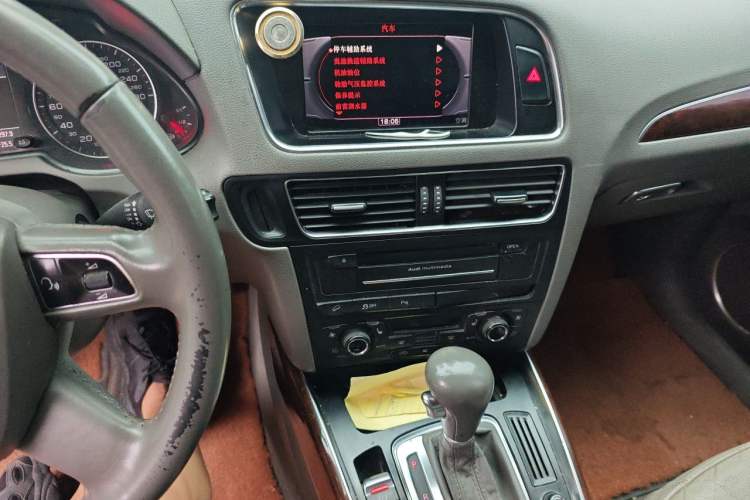 Used Audi Q5 2012 2.0TFSI Comfort Version Audio And AC Panel