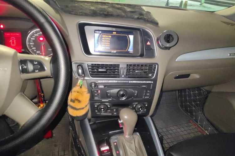Used Audi Q5 2012 2.0TFSI Technology Model Audio And AC Panel