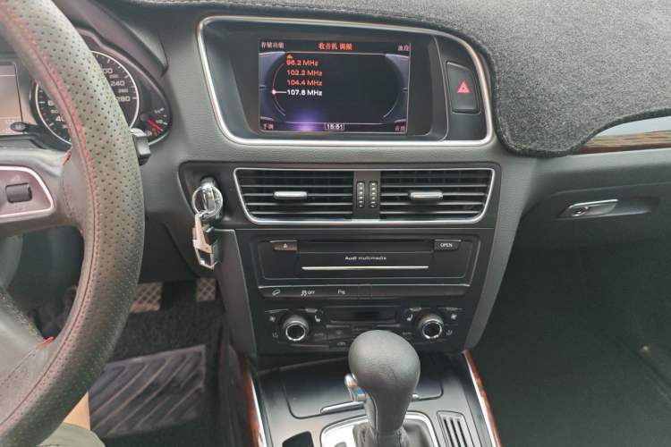 Used Audi Q5 2012 2.0TFSI Trendy Edition Audio And AC Panel